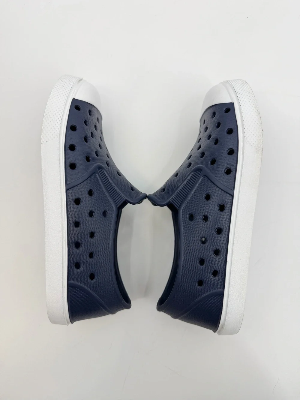The Children’s Place Navy Blue Slip-On Water Shoes Sneakers Size 1